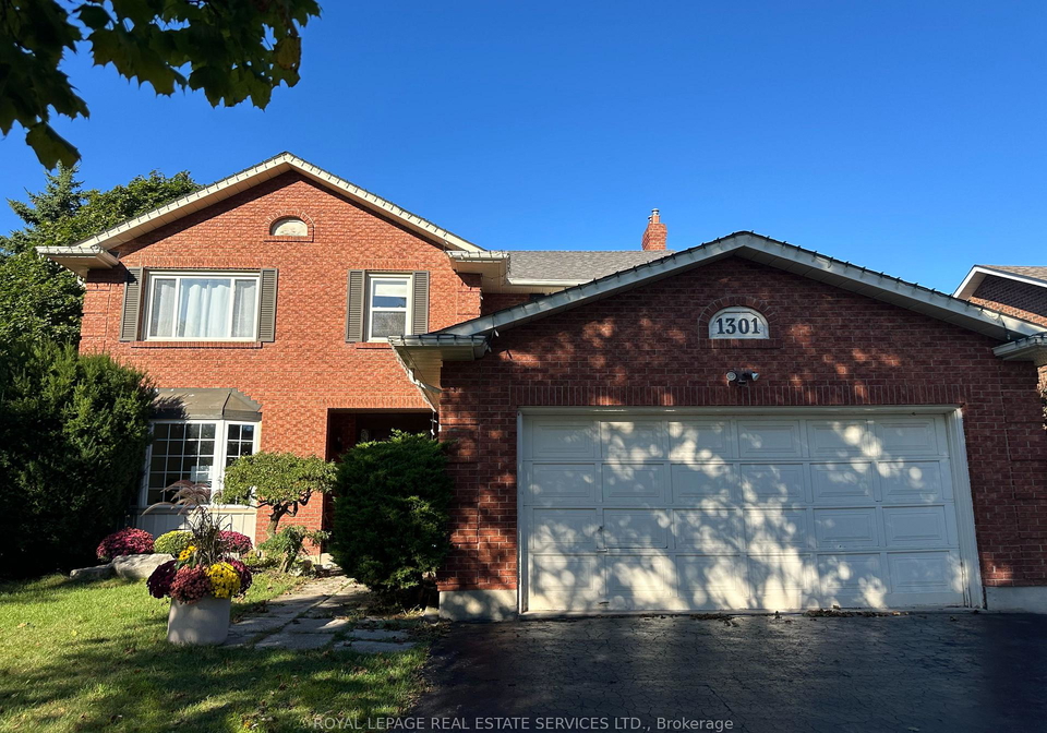 1301-holton-heights-drive-oakville-ontario-w13488400