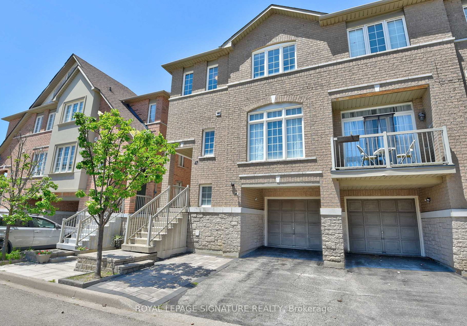 7155-magistrate-terrace-mississauga-ontario-w13488436
