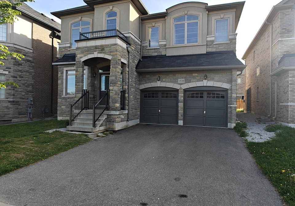 1538-devine-point-milton-ontario-w13488580