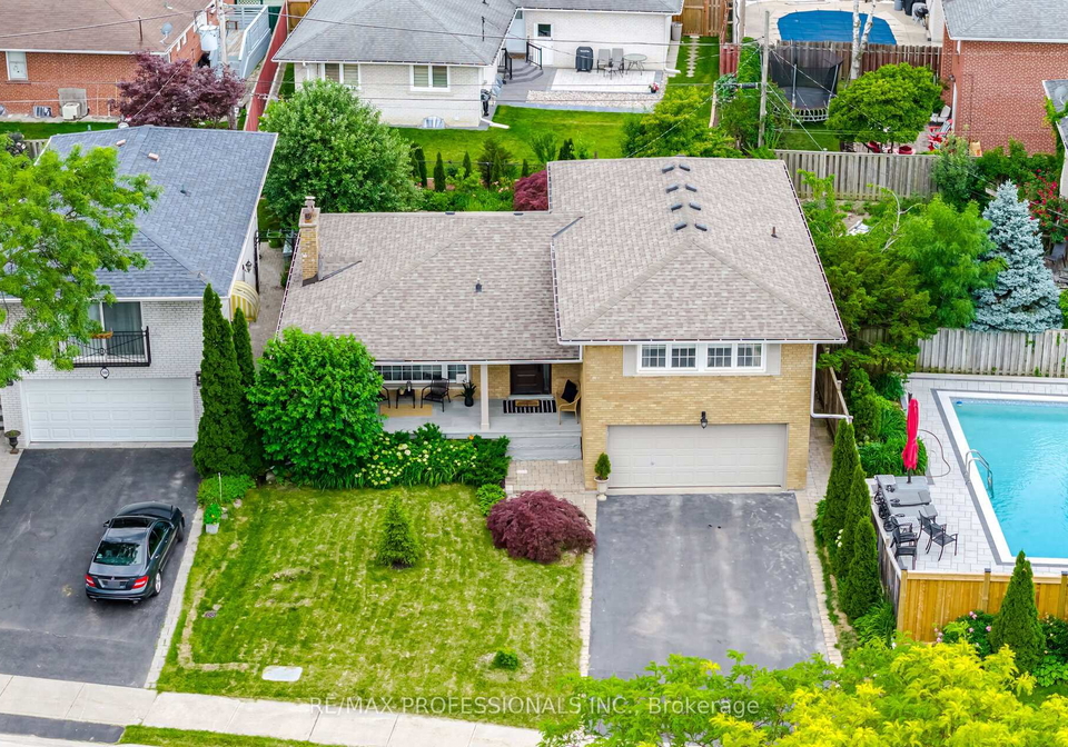 12-thicket-road-toronto-etobicoke-ontario-w13488920