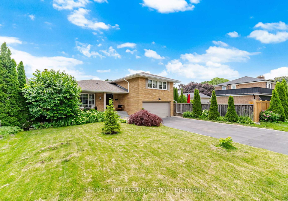 12-thicket-road-toronto-etobicoke-ontario-w13488920