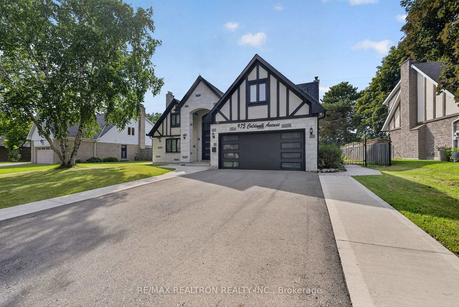 975-caldwell-avenue-mississauga-ontario-w13488948