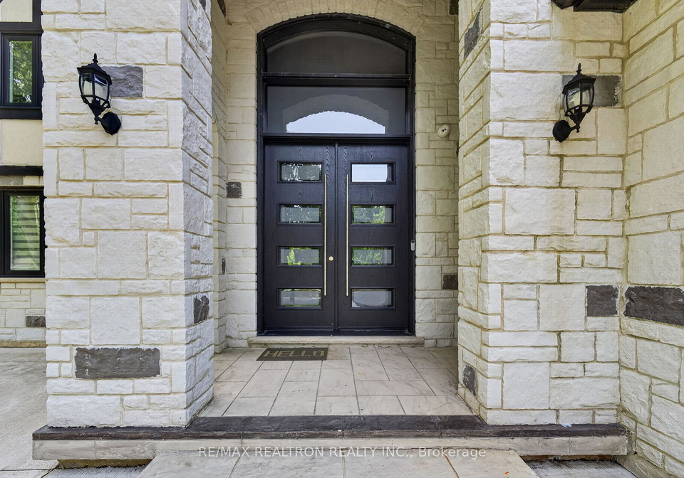 975-caldwell-avenue-mississauga-ontario-w13488948