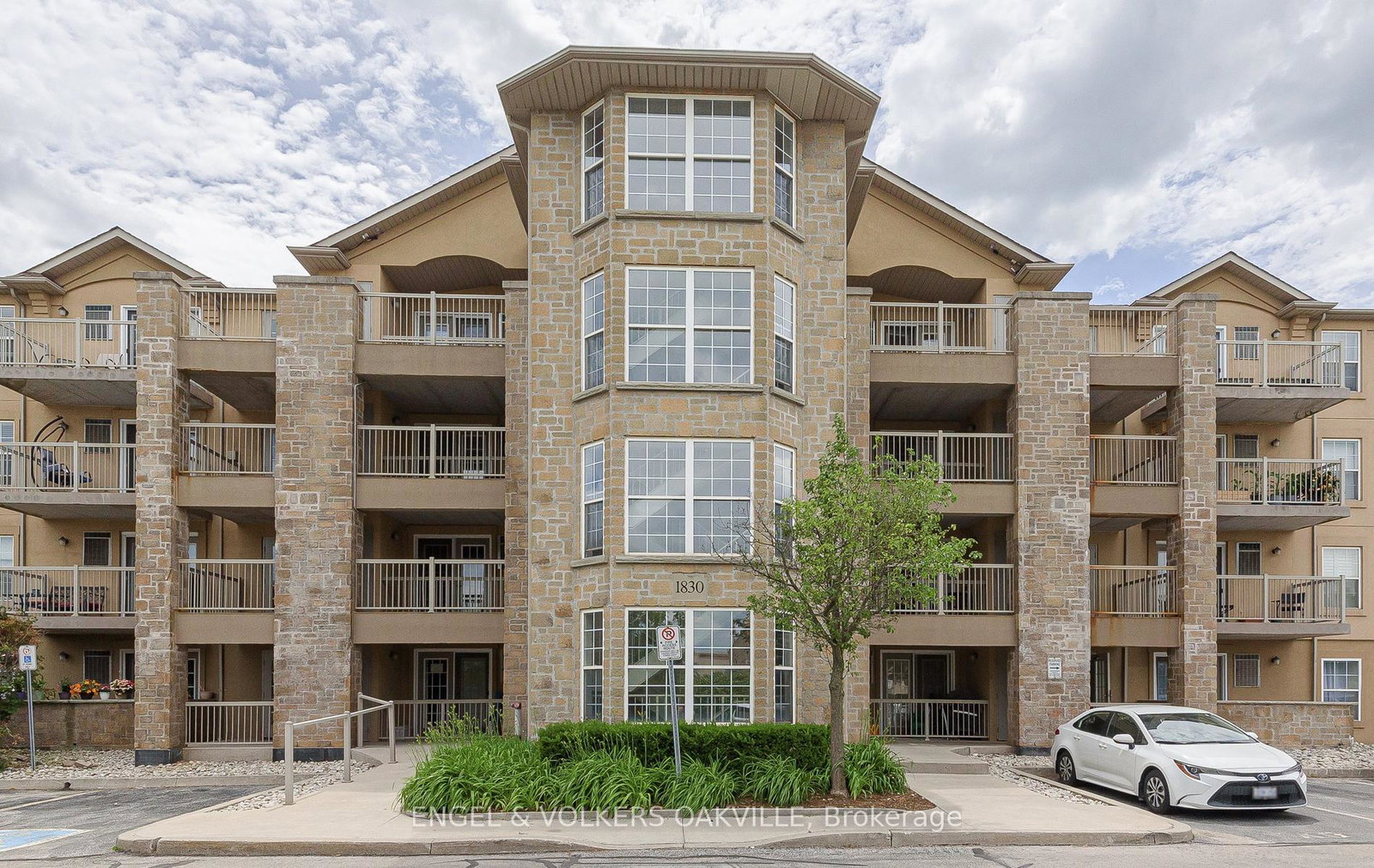 1830-walkers-line-burlington-ontario-w13489052