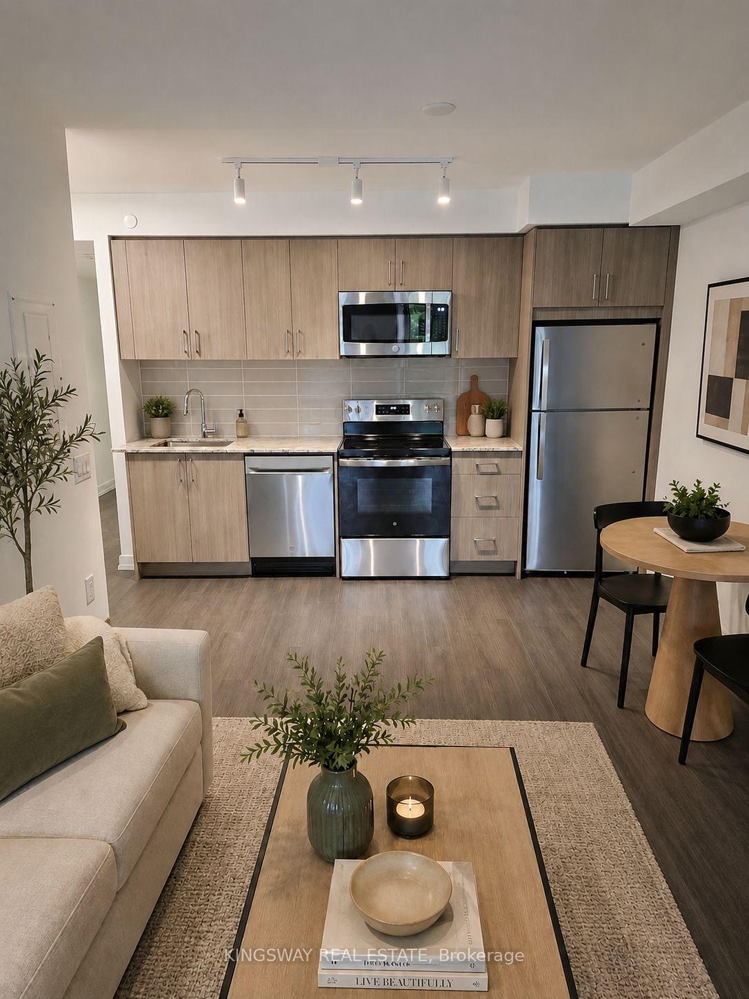 4010-eglinton-avenue-w-toronto-etobicoke-ontario-w13489224