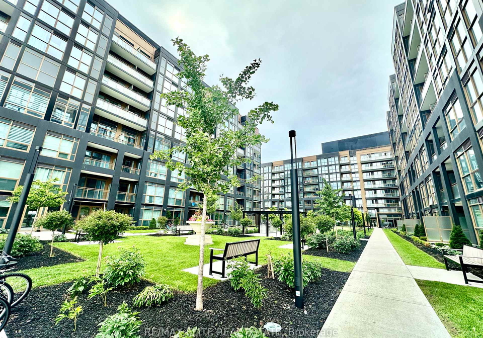 2333-khalsa-gate-oakville-ontario-w13489542