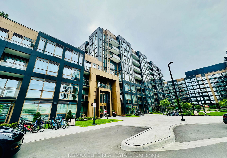 2333-khalsa-gate-oakville-ontario-w13489542