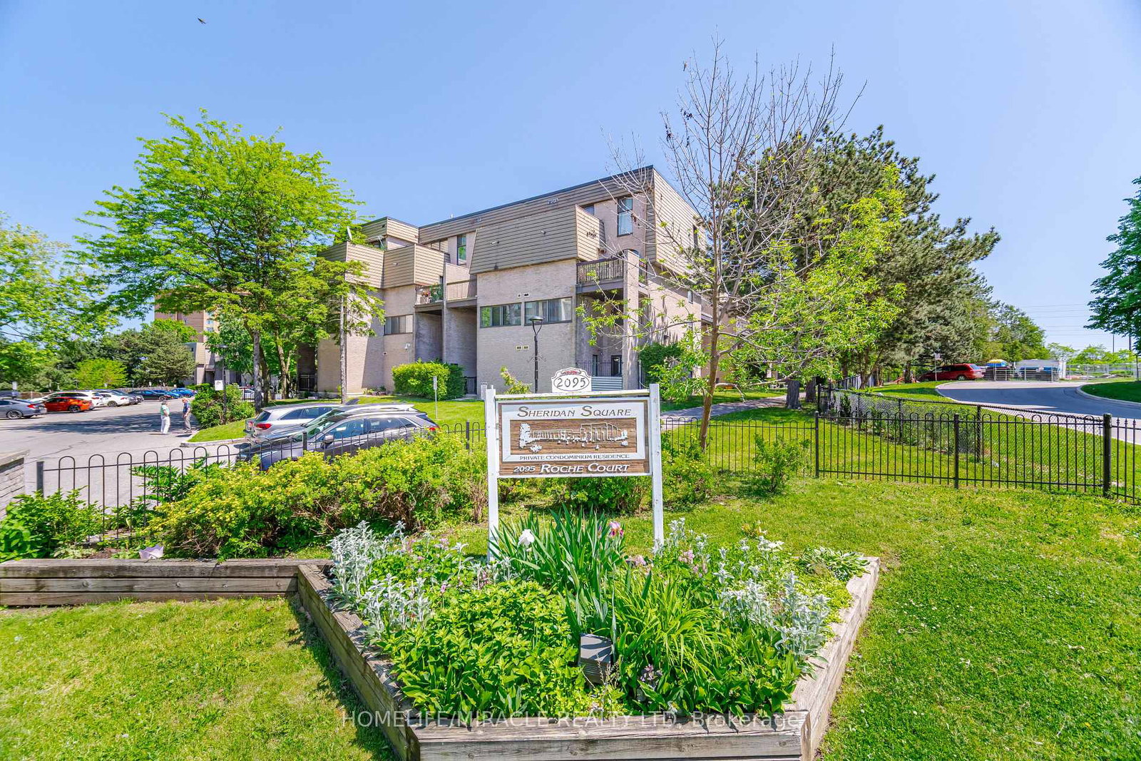 2095-roche-court-mississauga-ontario-w13490036