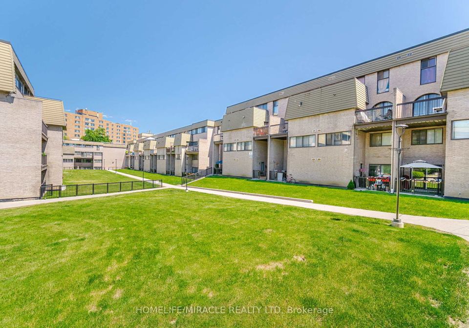 2095-roche-court-mississauga-ontario-w13490036