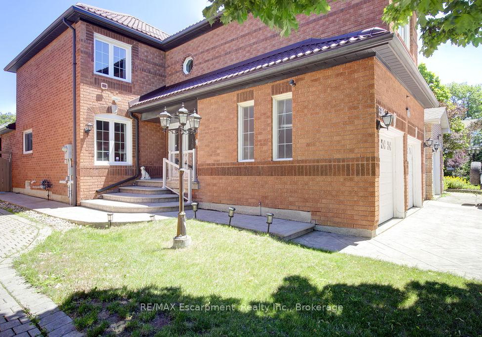 5386-landsborough-avenue-mississauga-ontario-w13490378