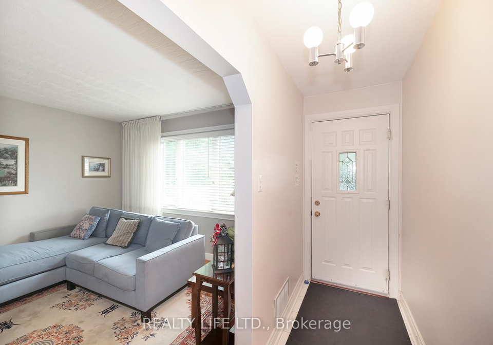 24-battersea-crescent-toronto-north-york-ontario-w13490702