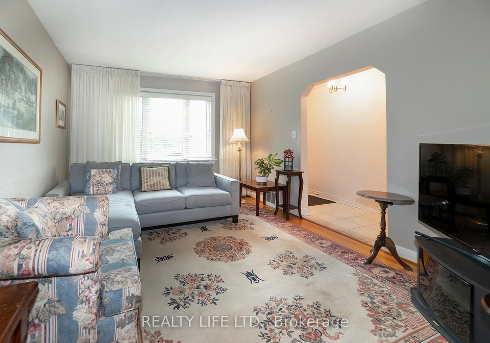 24-battersea-crescent-toronto-north-york-ontario-w13490702