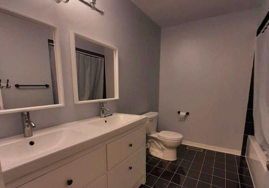 2140-oakpoint-road-oakville-ontario-w13490716