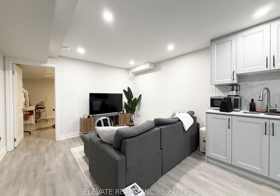 2073-the-chase-mississauga-ontario-w13490850