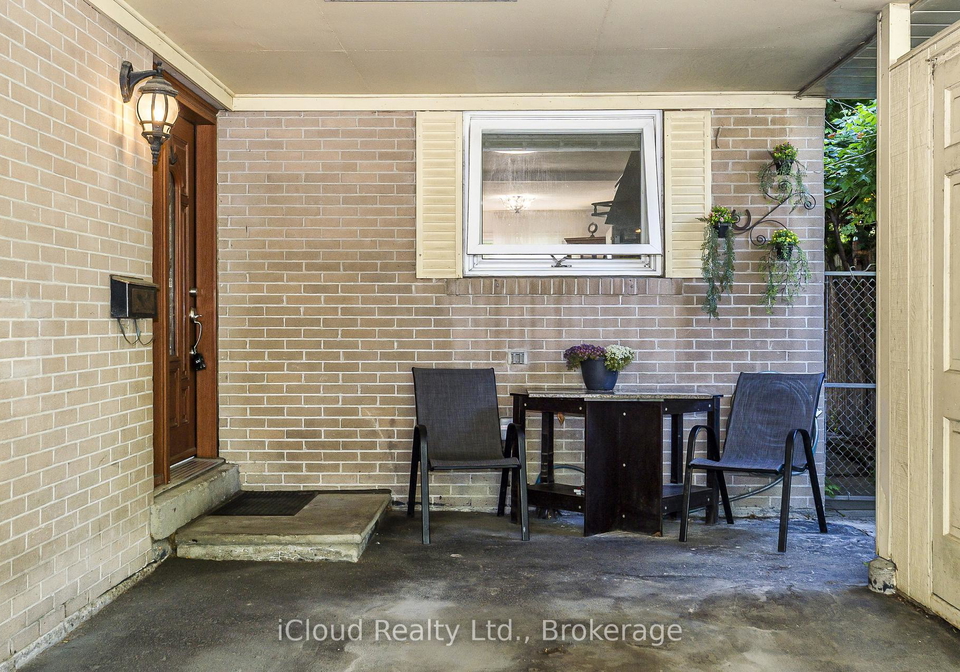 1704-oberon-crescent-mississauga-ontario-w13490872