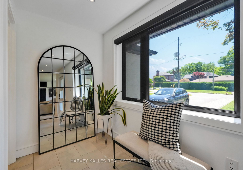 8-circle-ridge-toronto-north-york-ontario-w13490918