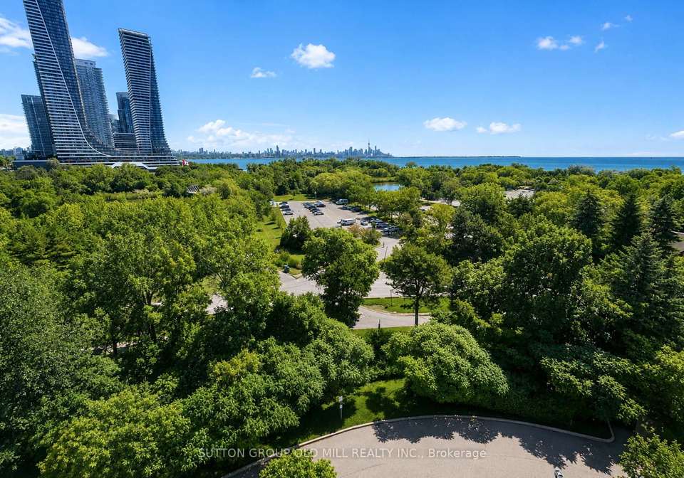 2261-lakeshore-boulevard-w-toronto-etobicoke-ontario-w13490968