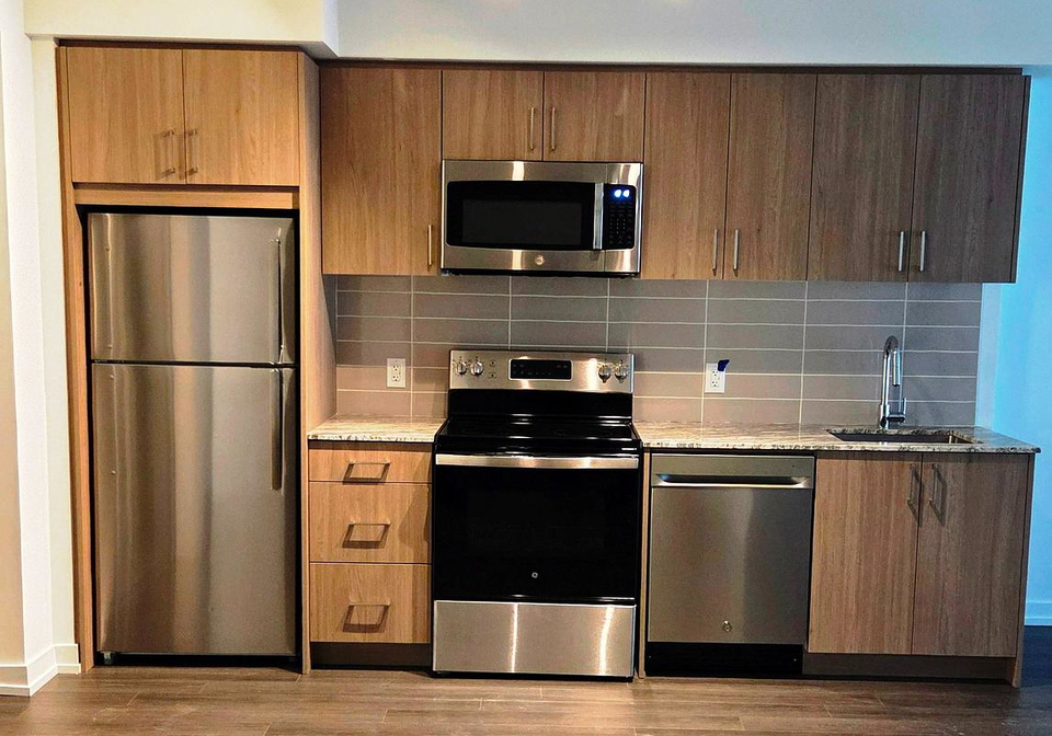 4010-eglinton-avenue-w-toronto-etobicoke-ontario-w13491628