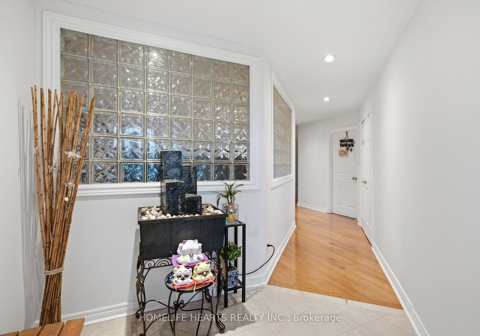1077-knotty-pine-grove-mississauga-ontario-w13491692