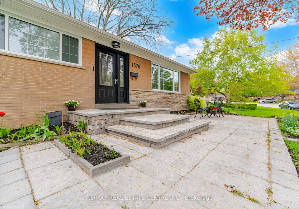 1376-royal-drive-burlington-ontario-w13491712
