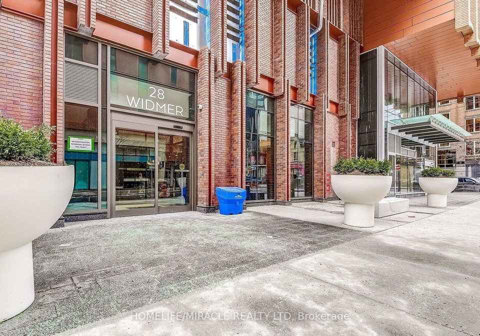 8-nahani-way-mississauga-ontario-w13491720