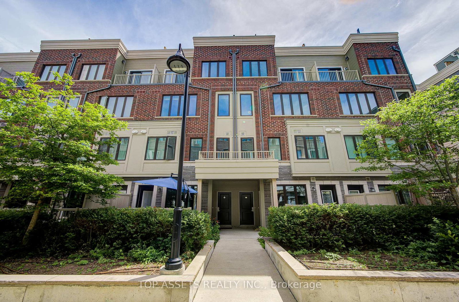 85-eastwood-park-gardens-toronto-etobicoke-ontario-w13491912