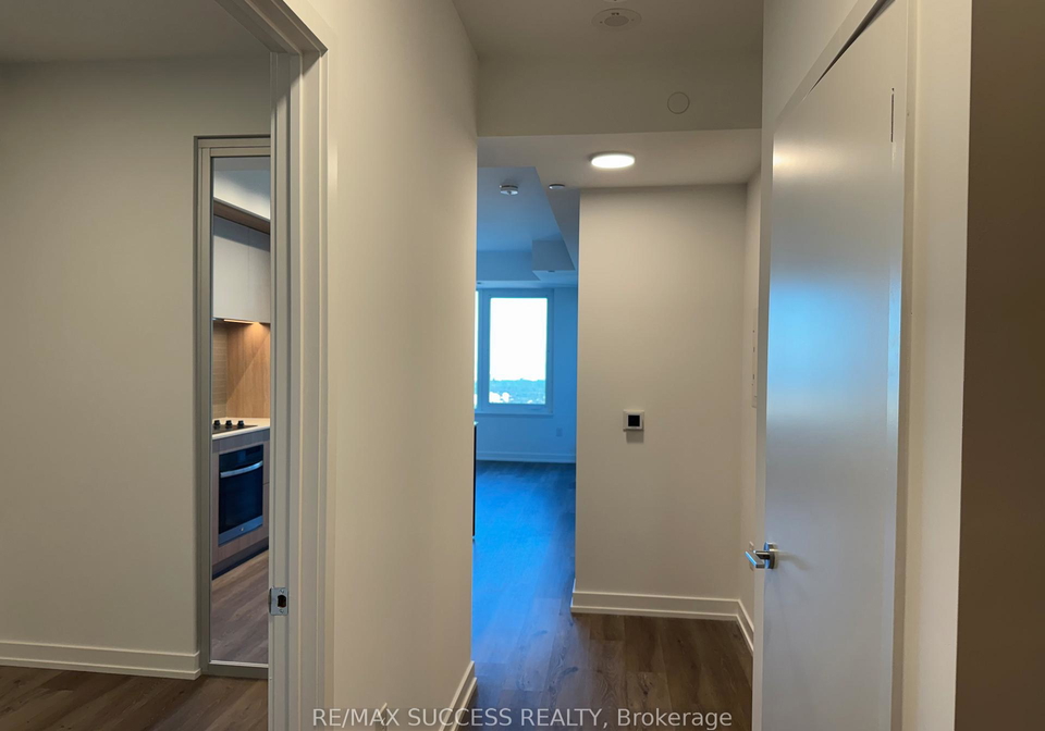 395-square-one-drive-mississauga-ontario-w13492122