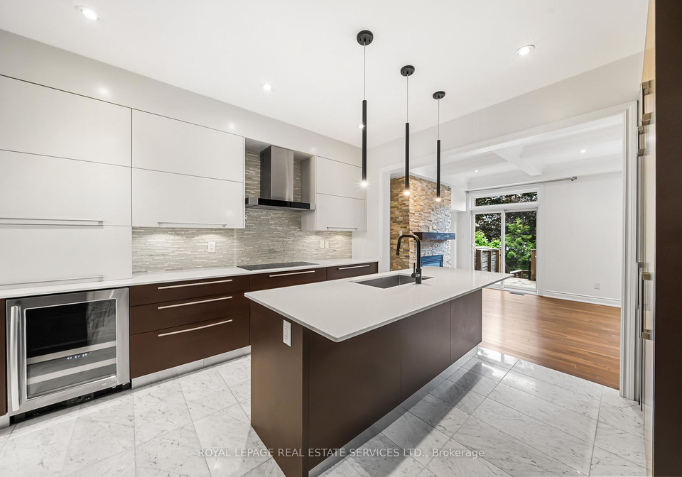 2083-grange-drive-mississauga-ontario-w13492386