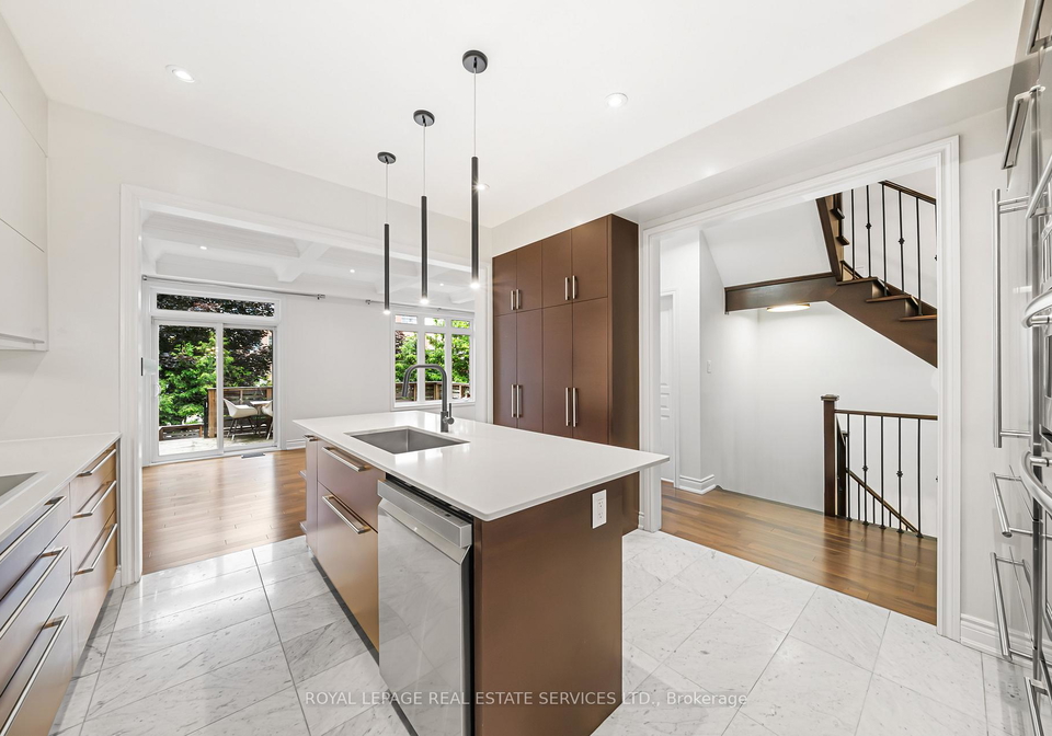 2083-grange-drive-mississauga-ontario-w13492386