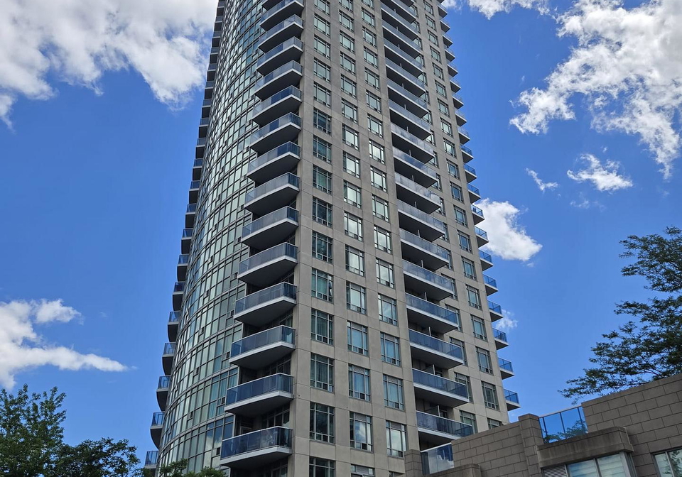 90-absolute-avenue-mississauga-ontario-w13492504
