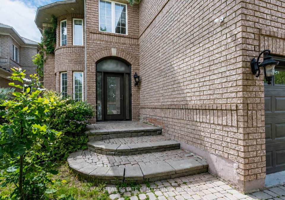 3339-crompton-crescent-mississauga-ontario-w13492514