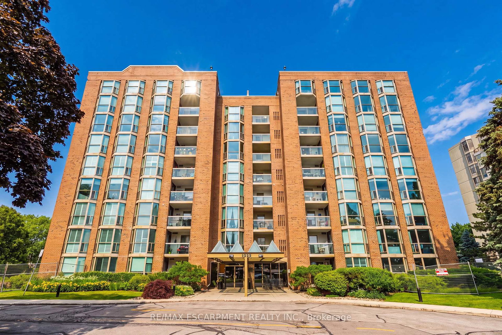 1225-north-shore-boulevard-e-burlington-ontario-w13492612