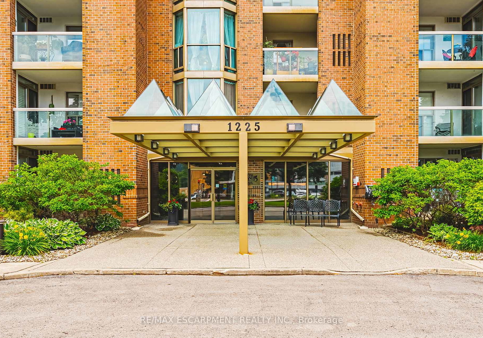 1225-north-shore-boulevard-e-burlington-ontario-w13492612