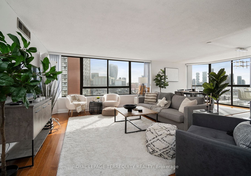 4235-sherwoodtowne-boulevard-mississauga-ontario-w13492776