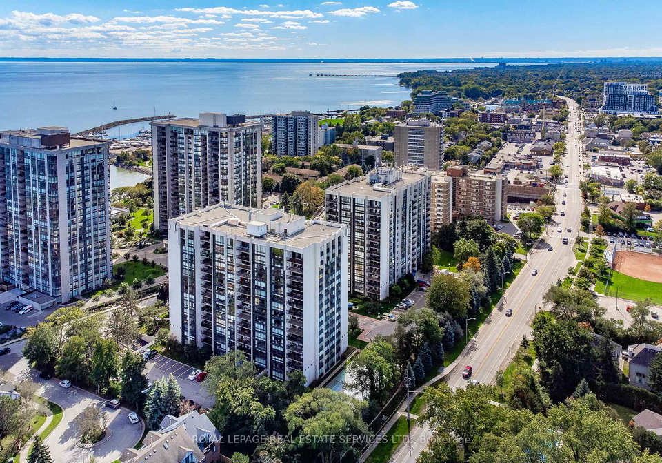 2175-marine-drive-oakville-ontario-w13492846