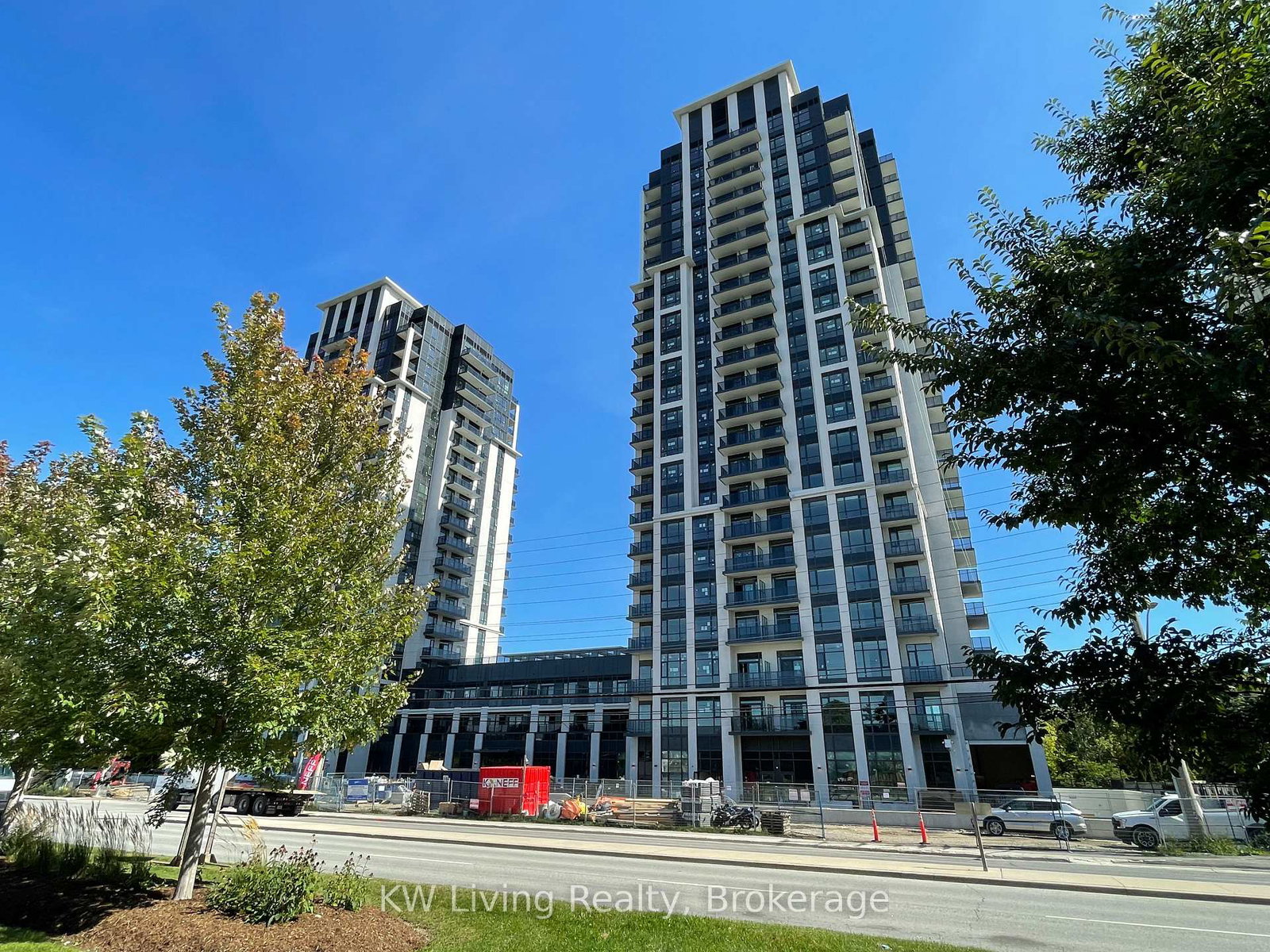 202-burnhamthorpe-road-e-mississauga-ontario-w13492986