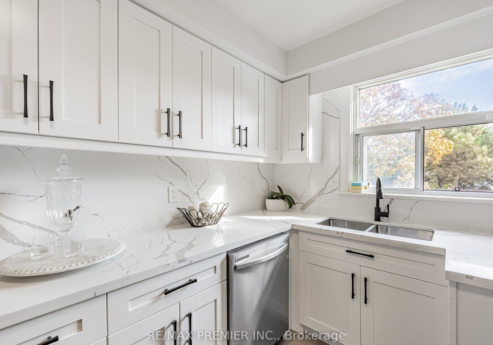 1368-tansley-drive-oakville-ontario-w13493042