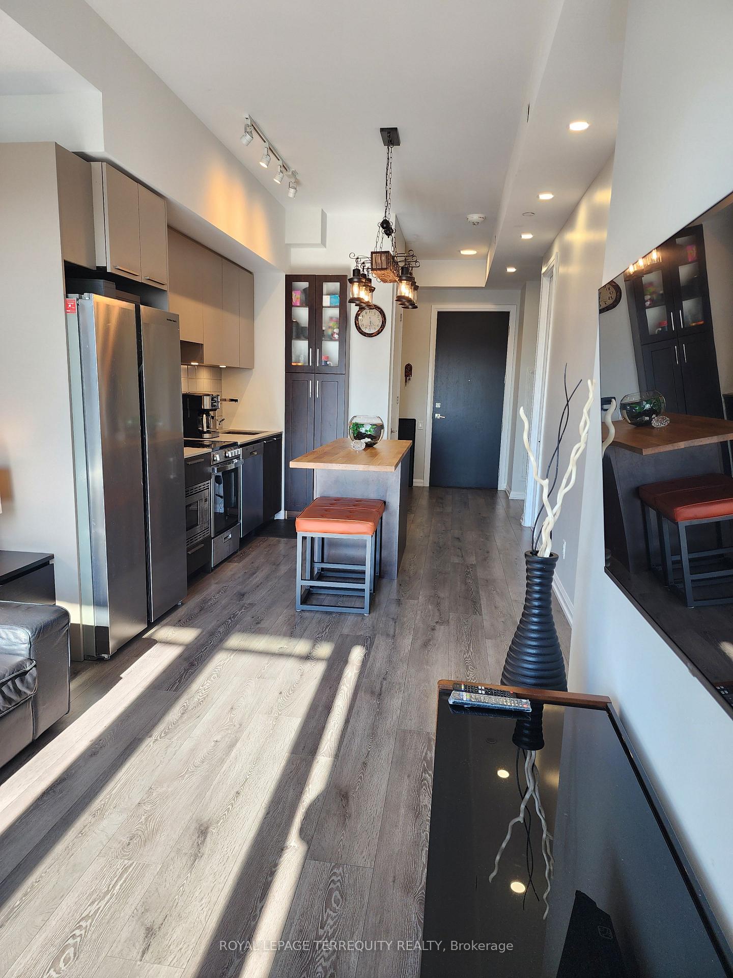 4208-dundas-street-toronto-etobicoke-ontario-w13493148
