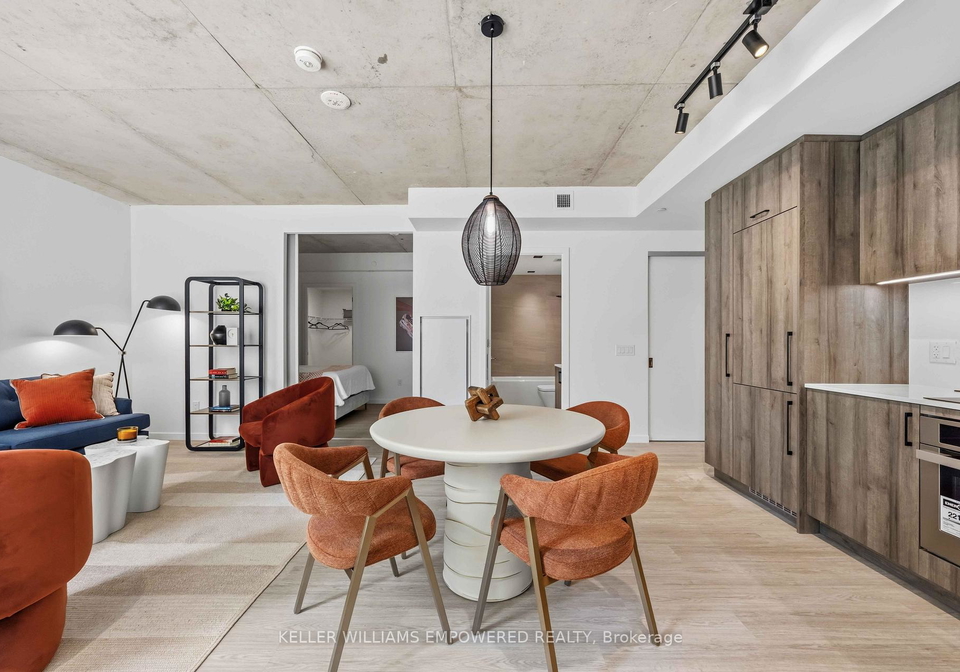 689-the-queensway-street-toronto-etobicoke-ontario-w13493198
