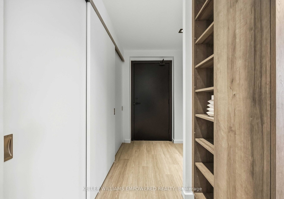 689-the-queensway-street-toronto-etobicoke-ontario-w13493198
