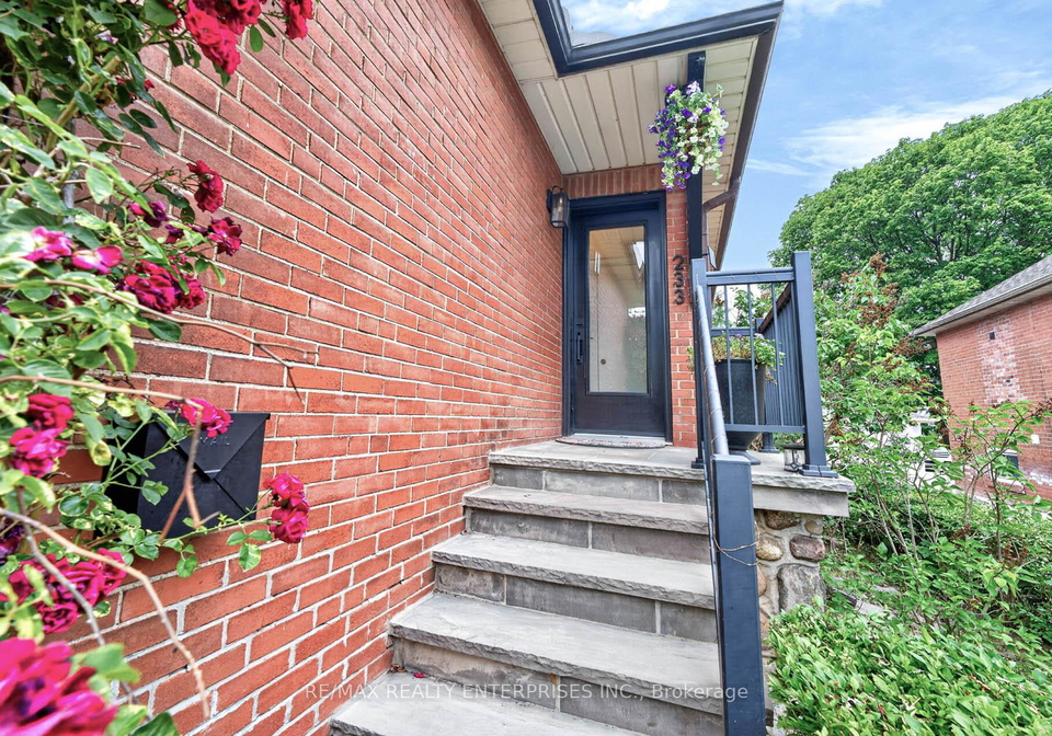 233-rosemount-avenue-toronto-north-york-ontario-w13493234
