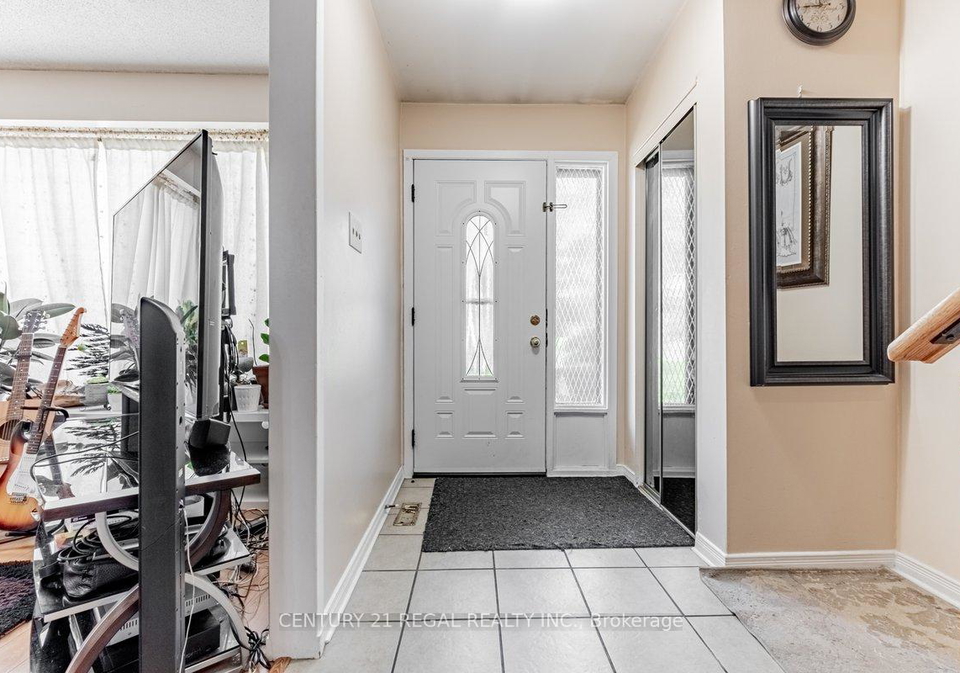 19-carberry-crescent-brampton-ontario-w13493276