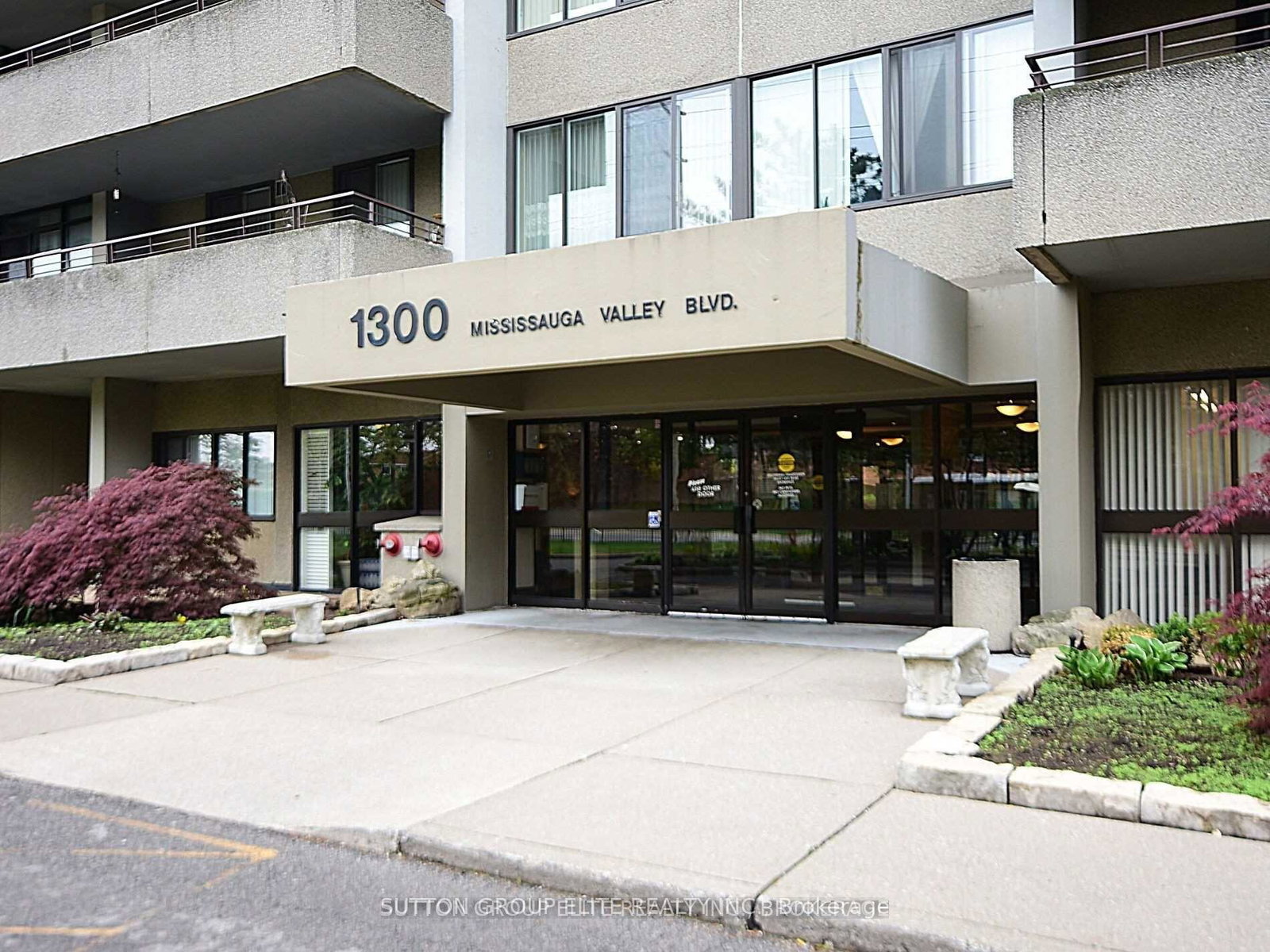 1300-mississauga-valley-boulevard-mississauga-ontario-w13493348