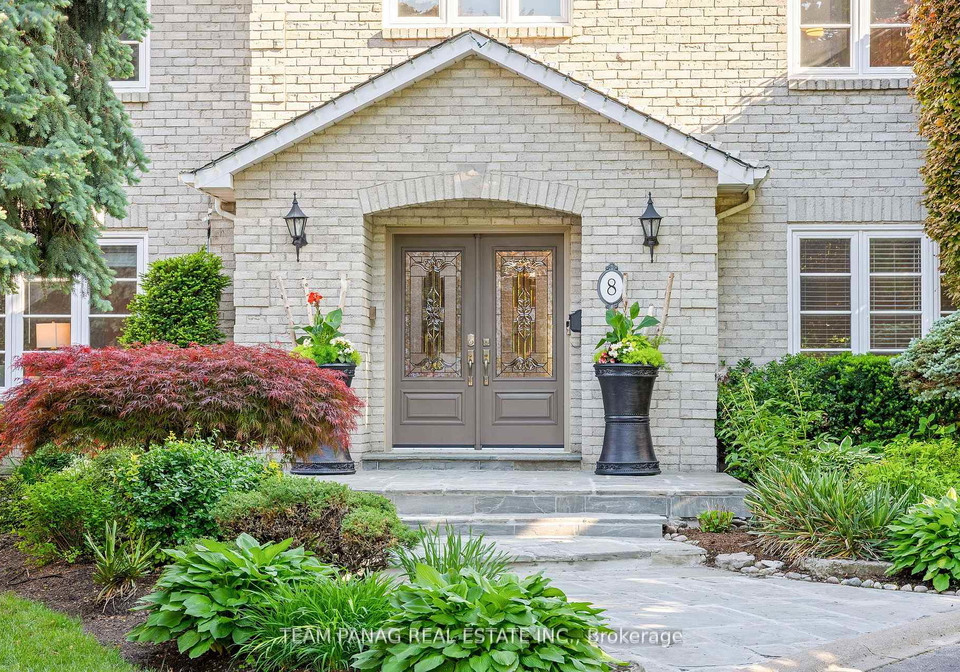 8-enchanted-court-brampton-ontario-w13493744