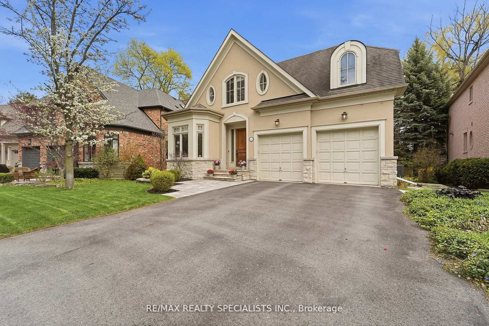 1722-the-pines-mississauga-ontario-w13493856