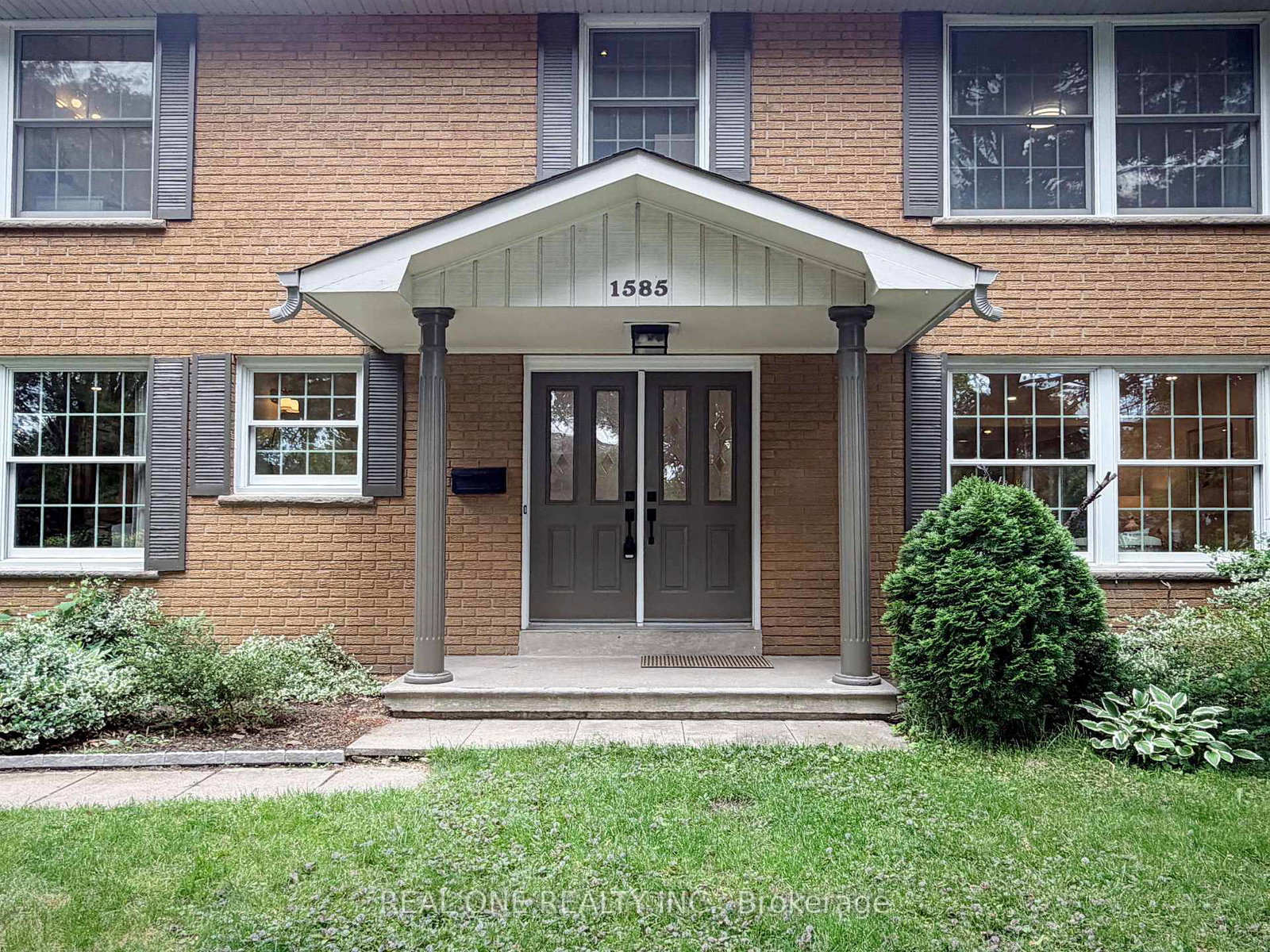 1585-crombie-road-mississauga-ontario-w13493962