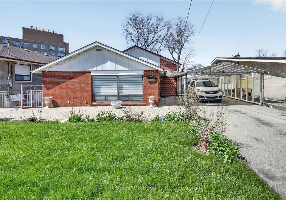 18-de-marco-boulevard-toronto-north-york-ontario-w13493976