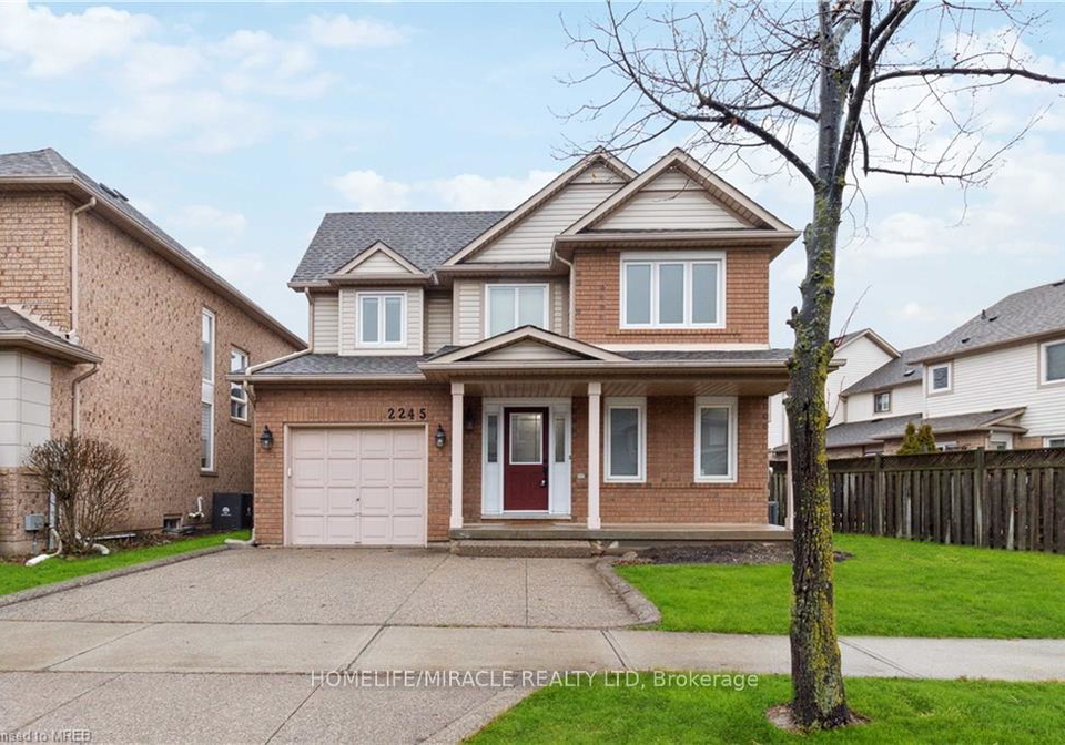 2245-pathfinder-drive-burlington-ontario-w13494140
