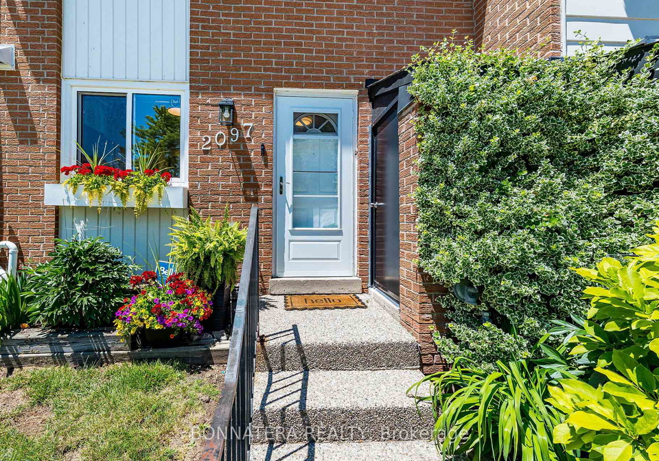 2097-marine-drive-oakville-ontario-w13494304