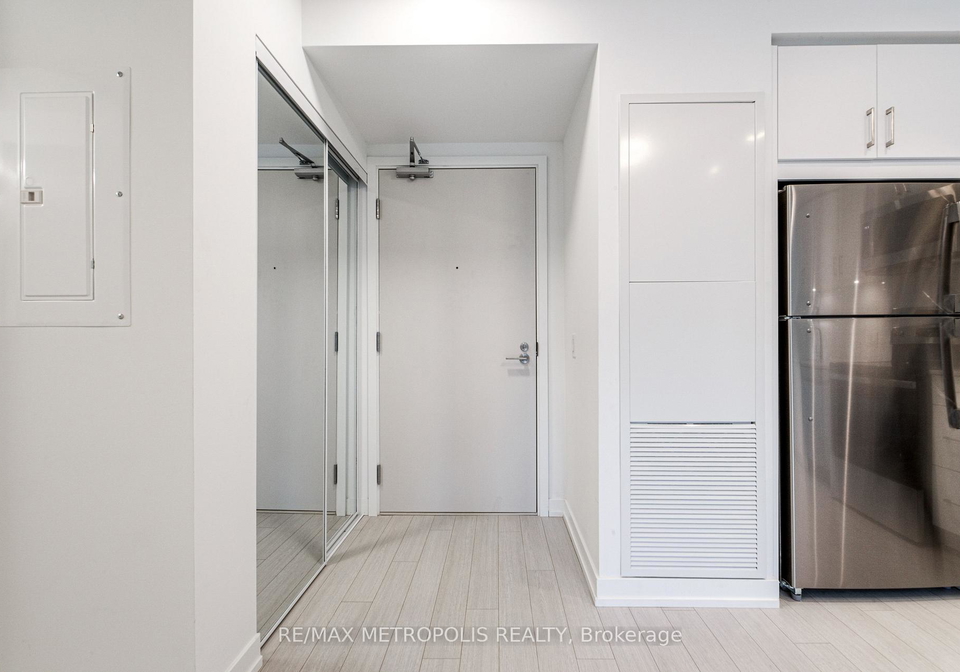 4010-eglinton-avenue-toronto-etobicoke-ontario-w13495270
